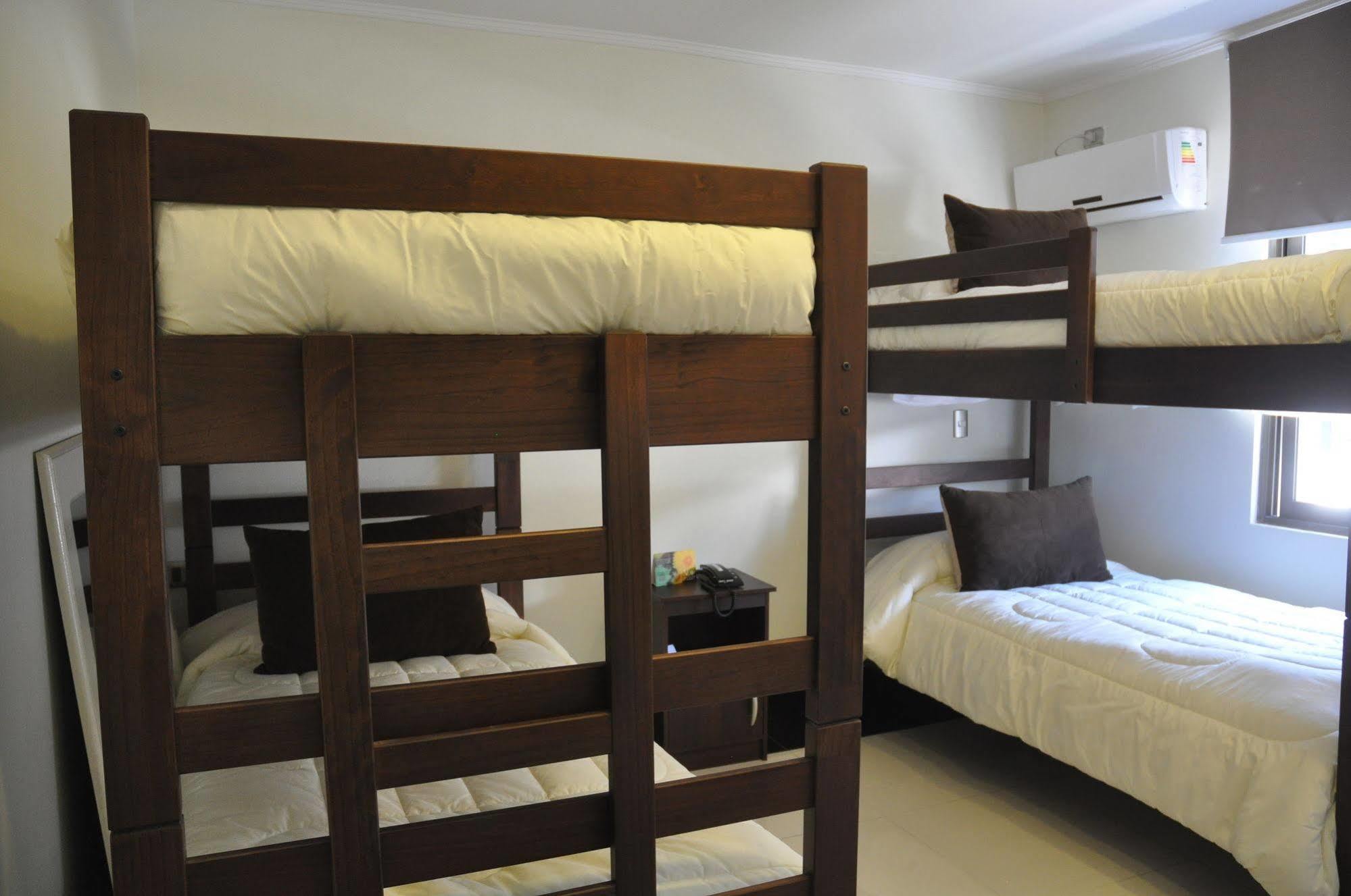 Cosmopolita Hostel Santiago del Cile Esterno foto
