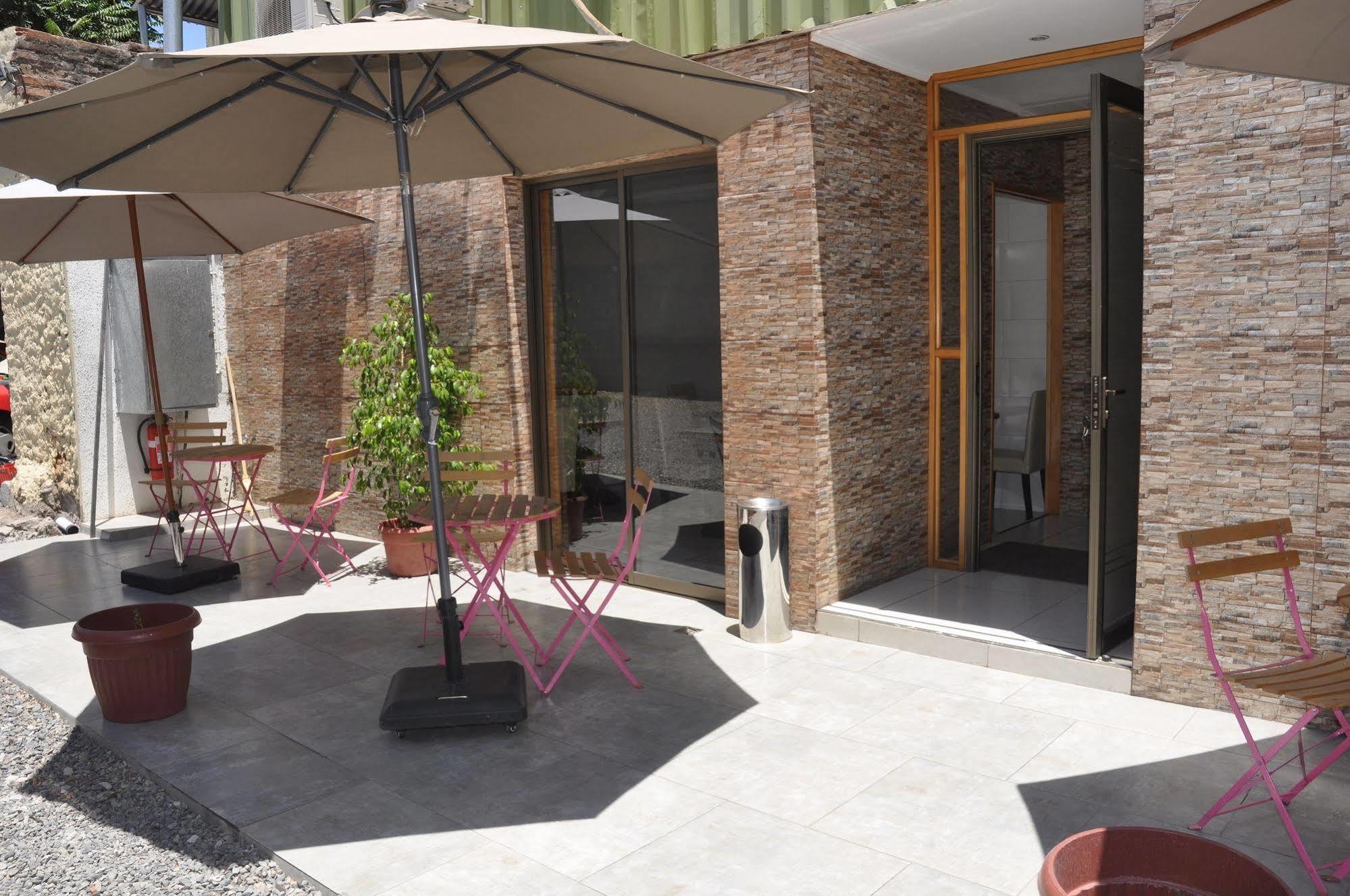 Cosmopolita Hostel Santiago del Cile Esterno foto